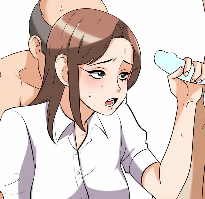 漫画《同事换换爱》第79话第34张图