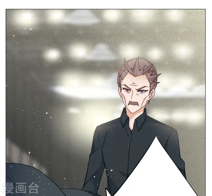 漫画《她来了，请趴下》第230话 白衣女鬼？2第23张图